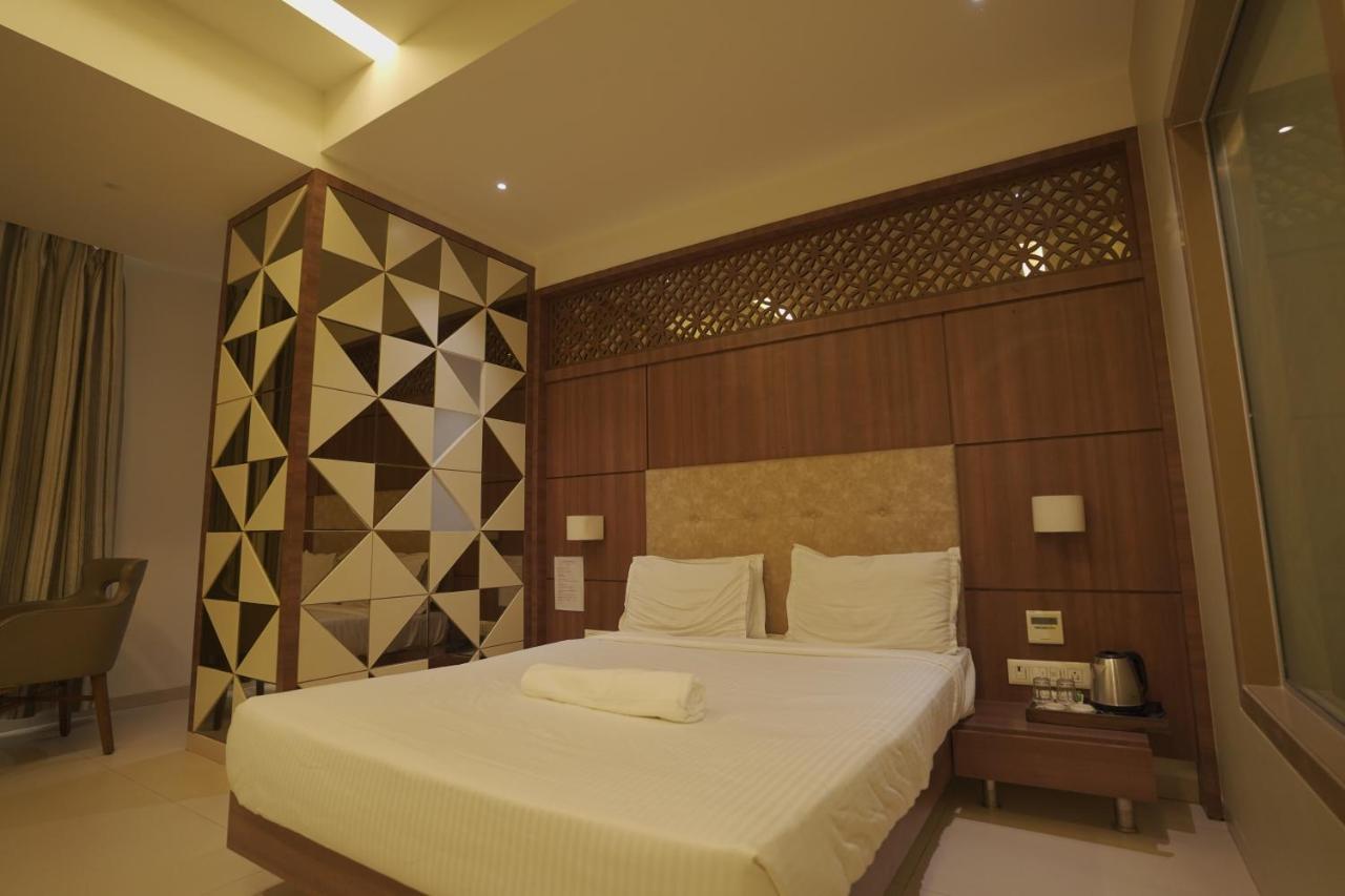 ת'יין Hotel Mathoshree מראה חיצוני תמונה
