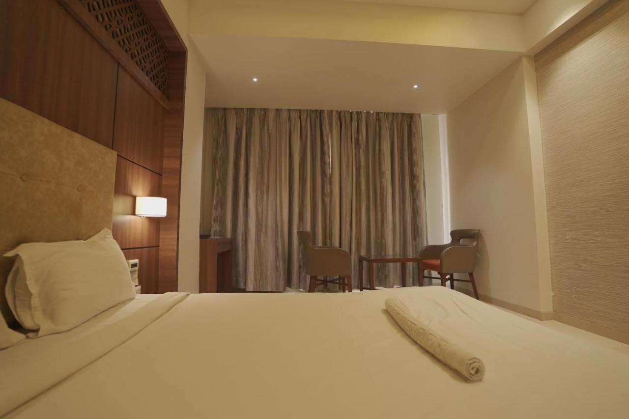ת'יין Hotel Mathoshree מראה חיצוני תמונה