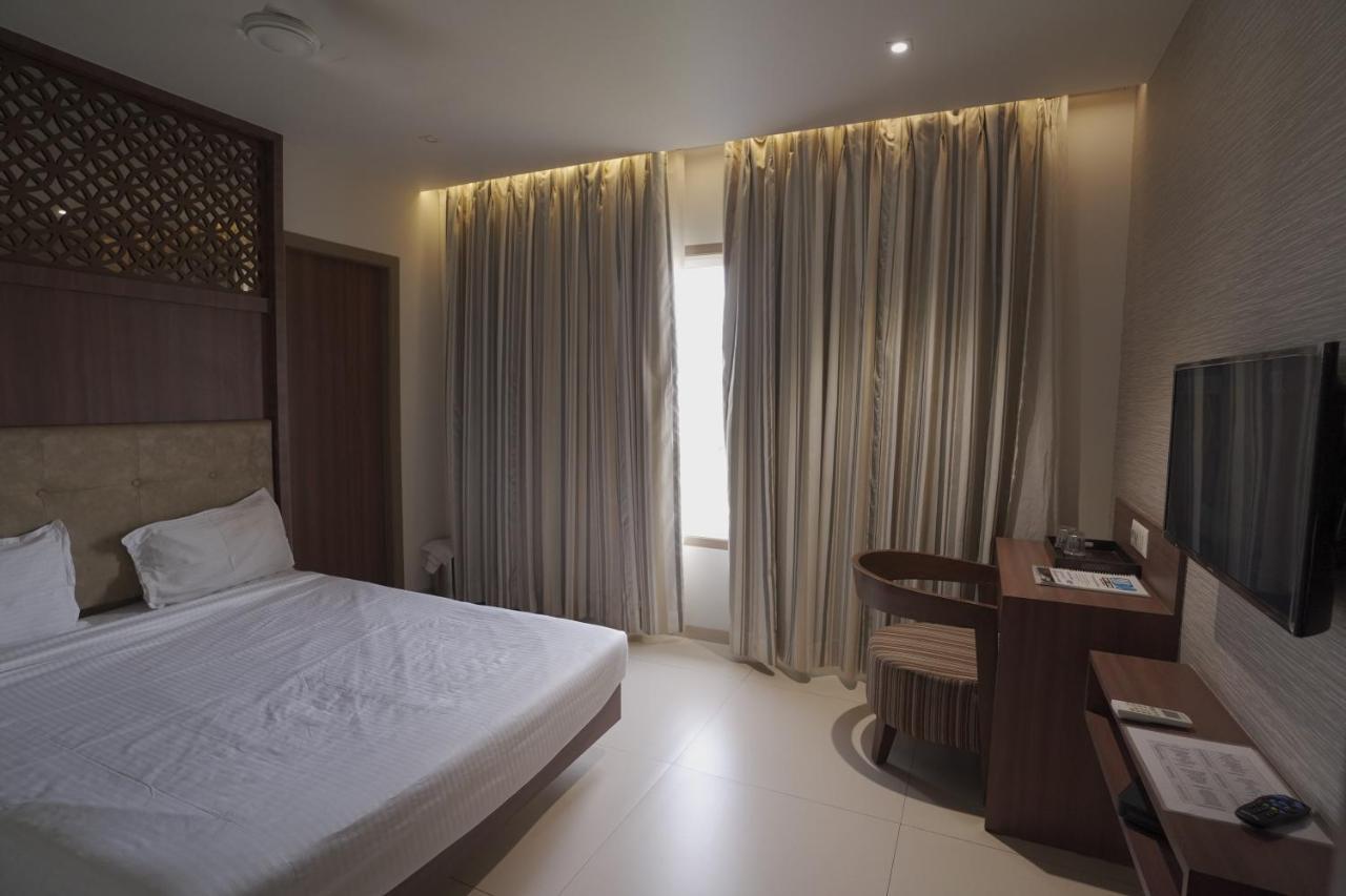 ת'יין Hotel Mathoshree מראה חיצוני תמונה