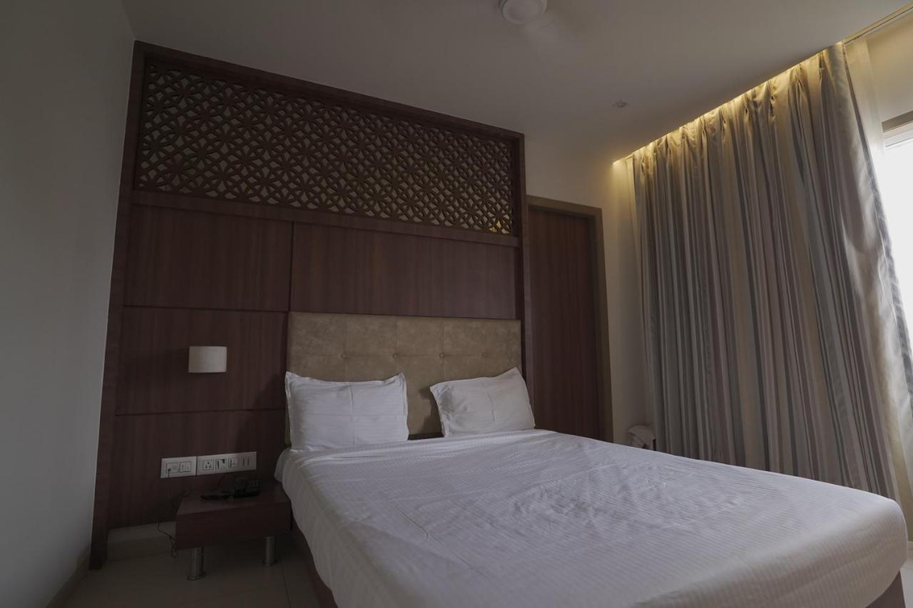 ת'יין Hotel Mathoshree מראה חיצוני תמונה